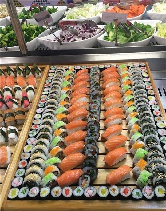 Sushi selber machen ist ein Angebot in den Ferien.