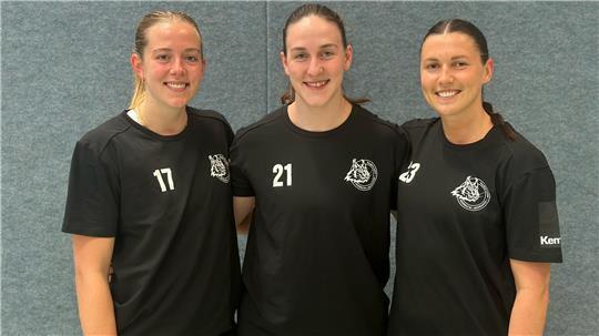 Svea Geist (Mitte) wechselt ins Trainerteam der Handball-Luchse.