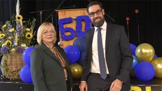 Sven Heineken übergibt sein Amt als Schulleiter an Susanne Schubert-Thiele.