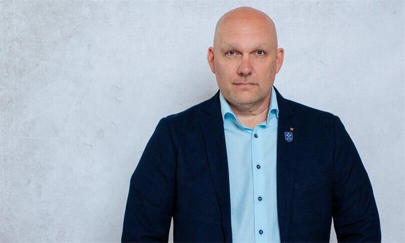 Sven-Michael Hübner ist Fraktionsvorsitzender der FDP und Spitzenkandidat.