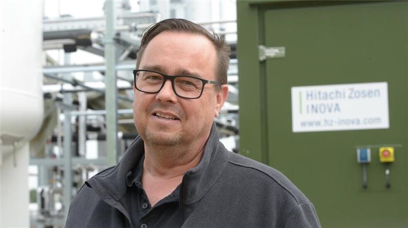 Experte schlägt Alarm: Von 9500 werden nur 3000 Biogas-Anlagen überleben Sven Plorin ist seit 2011 Geschäftsführer der Bioenergie Geest GmbH in Grundoldendorf. Als eine der wenigen Anlagen in Deutschland kann hier Biomethan zu LNG verflüssigt werden.
