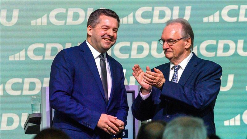 Sven Schulze will das Amt von Sachsen-Anhalts Regierungschef Reiner Haseloff (beide CDU) übernehmen. (Archivbild)