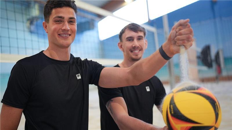 Sven Winter (l) und Lukas Pfretzschner haben bei der WM die Runde der besten acht Teams erreicht.