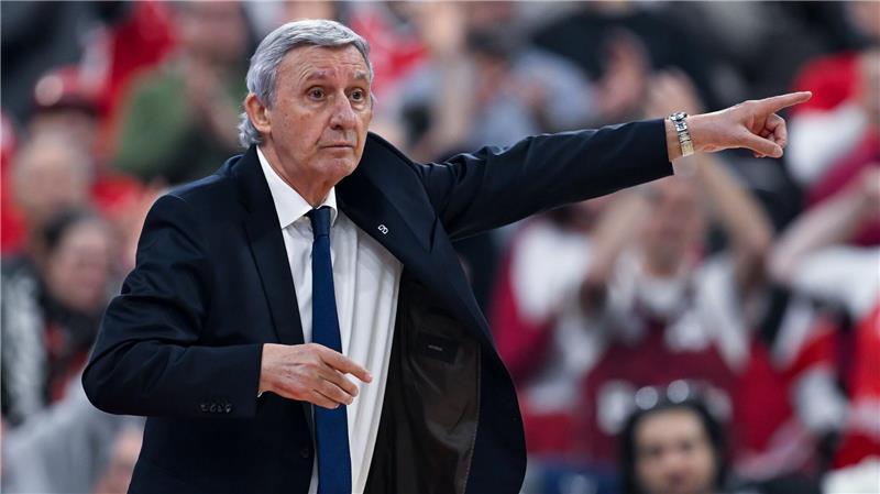 Svetislav Pesic übernahm während der laufenden Saison noch einmal den FC Bayern. (Archivbild)