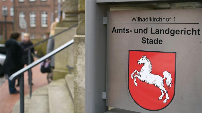 Boxhieb und Todesangst: 87-Jähriger spricht über brutalen Raub Symbolbild