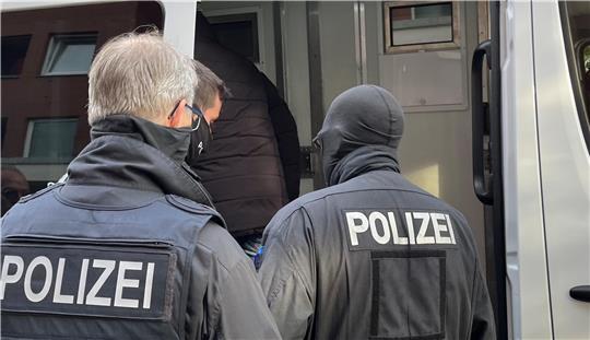 Symbolbild: Bundespolizei bei einer Razzia.