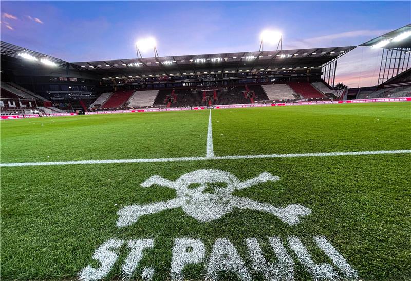 St. Pauli für besten Rasen in 2. Liga ausgezeichnet Symbolbild. Foto: Christian Charisius/dpa