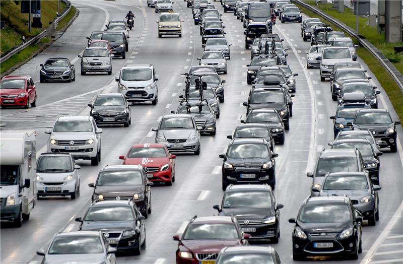 Ferienende: Kilometerlange Staus rund um Hamburg Symbolbild. Foto: dpa