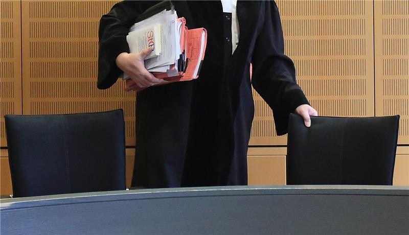 Symbolbild Richter: Foto: Jens Wolf/dpa-Zentralbild/dpa