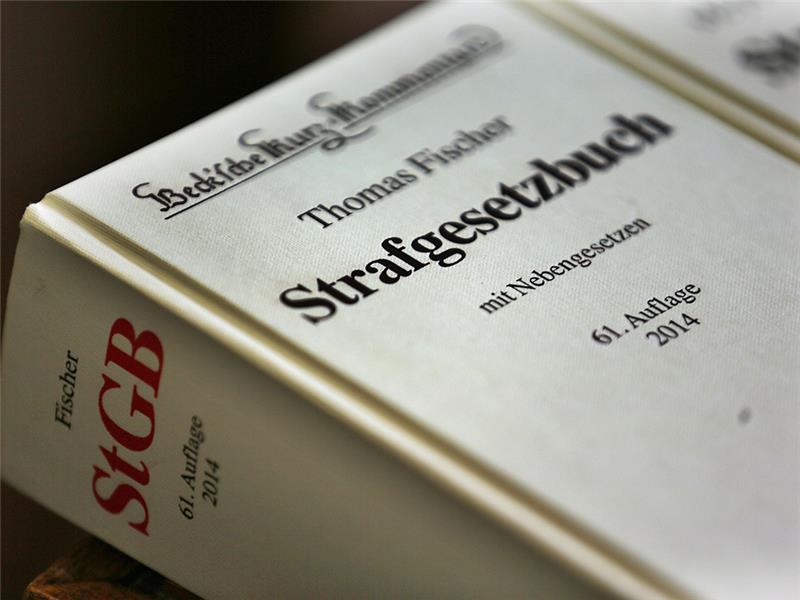 Mutter reist mit Sohn zum IS: Bundesanwaltschaft fordert lange Haft Symbolfoto: dpa