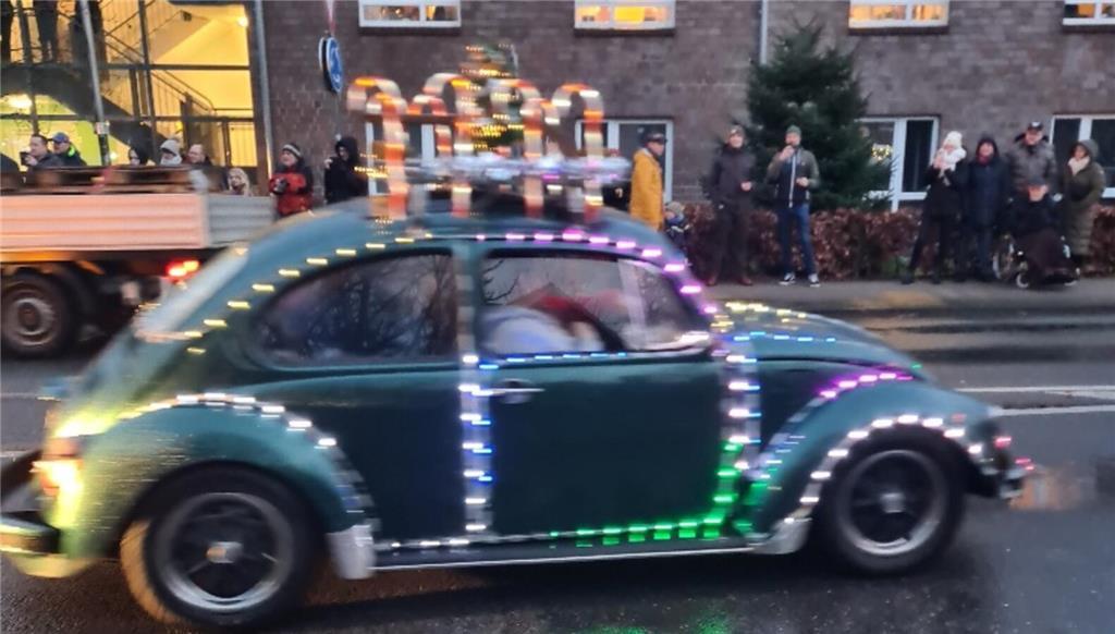 TAGEBLATT-Leserin Catharina Schadwinkel hat die Lichterfahrt in Apensen fotograf...