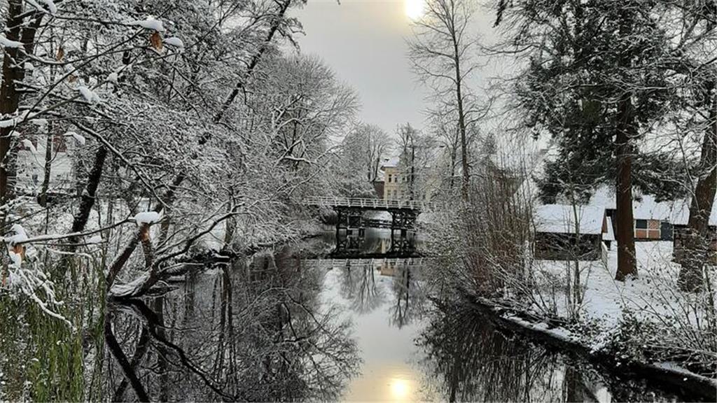 TAGEBLATT-Leserin Christine Meyer war im verschneiten Stade unterwegs und hat di...