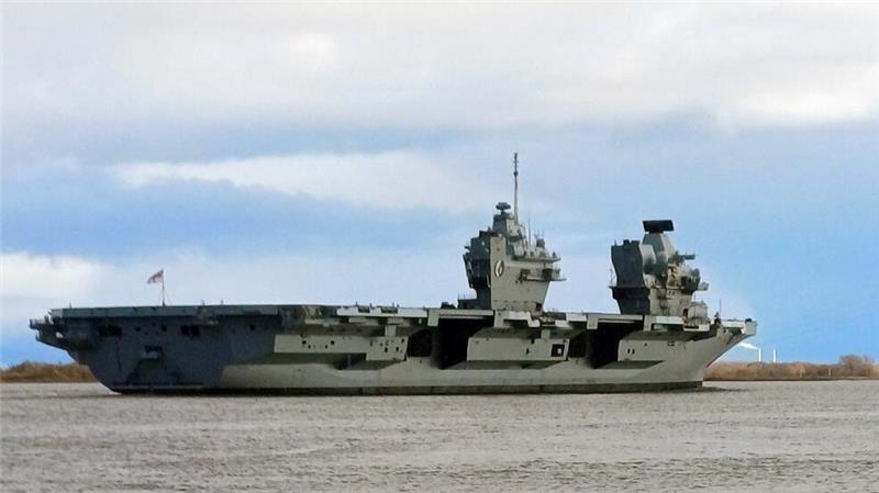 TAGEBLATT-Leserin Heidemarie Müller hat den britischen Flugzeugträger HMS Queen Elizabeth am vergangenen Montag von Stadersand aus fotografiert.