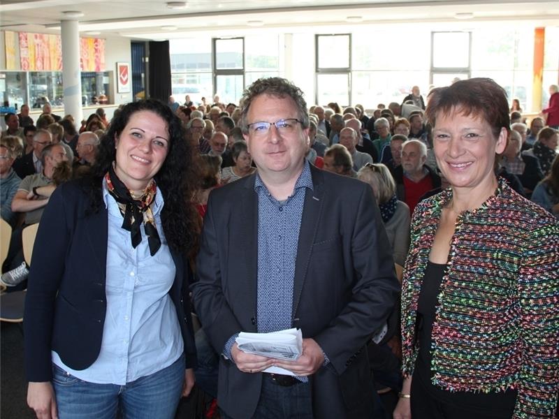 TAGEBLATT-Redakteur Björn Vasel fühlte Petra Beckmann-Frelock (links) und Manuela Mahnke zur Politik in Apensen auf den Zahn.