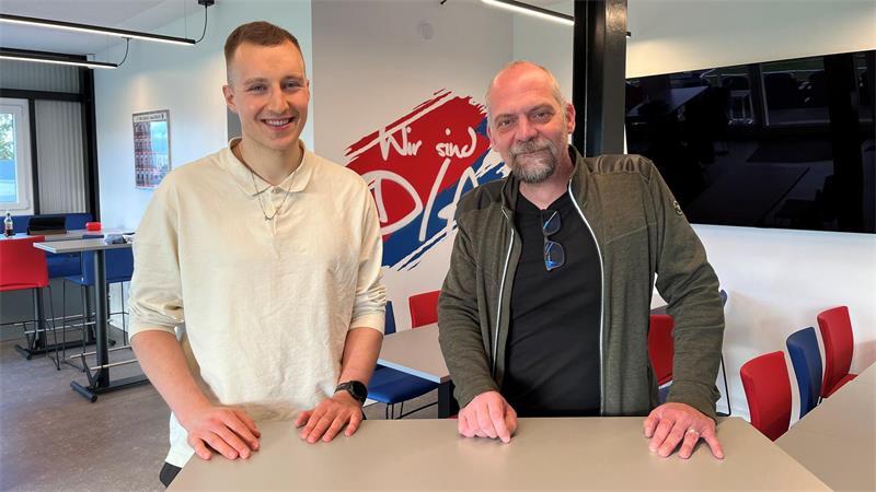 „Der Dickste geht ins Tor“: D/A-Keeper Heim räumt mit 10 Vorurteilen auf TAGEBLATT-Sportchef Daniel Berlin spricht mit D/A-Keeper Jesper Heim (links) über ein besonderes Spiel, Klischees rund um die Torhüter und ob Spucke im Handschuh wirklich hilft.