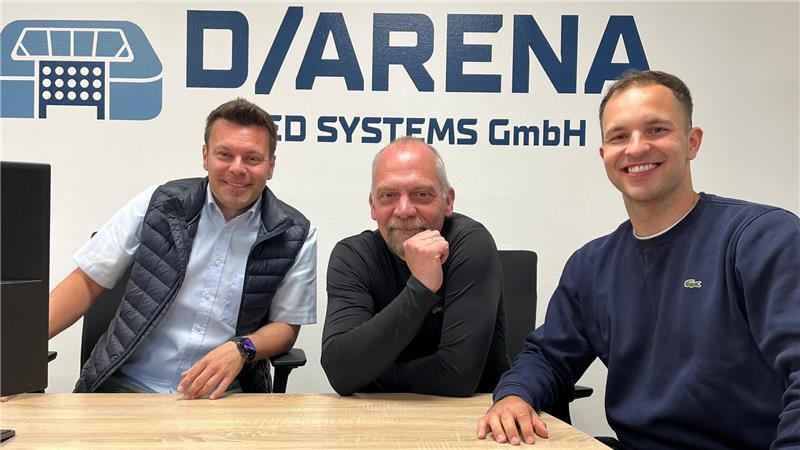 TAGEBLATT-Sportchef Daniel Berlin spricht mit dem Trainer-Duo Milan Schweiger (rechts) und Benjamin Zielke (links) über den Oberliga-Aufstieg von D/A II, die Rollenverteilung an der Seitenlinie und darüber, warum Demut im Fußball so wichtig ist.