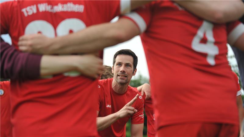 TSV-Coach Nils Zielesniak nach dem letzten Saisonspiel, für Wiepenkathen stehen jetzt noch das Aufstiegsduell und des Kreispokal-Endspiel an.