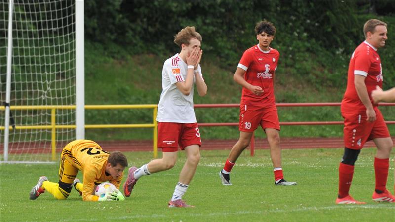 Bützfleth „zeigt Eier“ - Gänsehaut in Wiepenkathen: Das Kreisliga-Finale TSV-Keeper Florian Obst war der starke Rückhalt seiner Mannschaft. Wiepenkathen kassierte in dieser Saison nur 36 Gegentreffer.