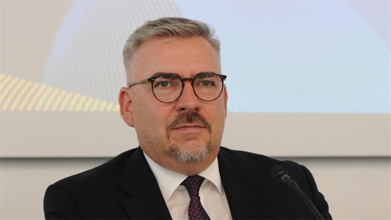 Wegen Steuerplänen: Zigaretten sollen deutlich teurer werden Tabaklobbyist Jan Mücke hält nichts von deutlich höheren Tabaksteuern.