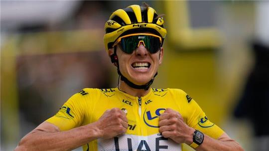 Tadej Pogacar ist dem Gesamtsieg der Tour de France mit seinem Sieg bei der 14. Etappe näher gekommen. 