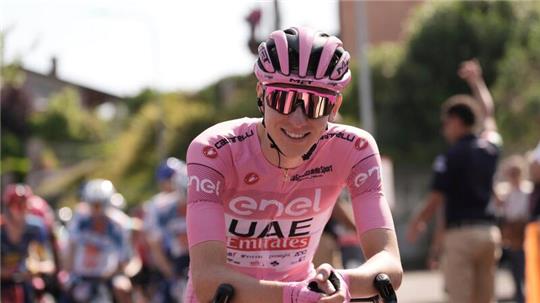 Tadej Pogacar ist der dominierende Fahrer beim Giro d’Italia.