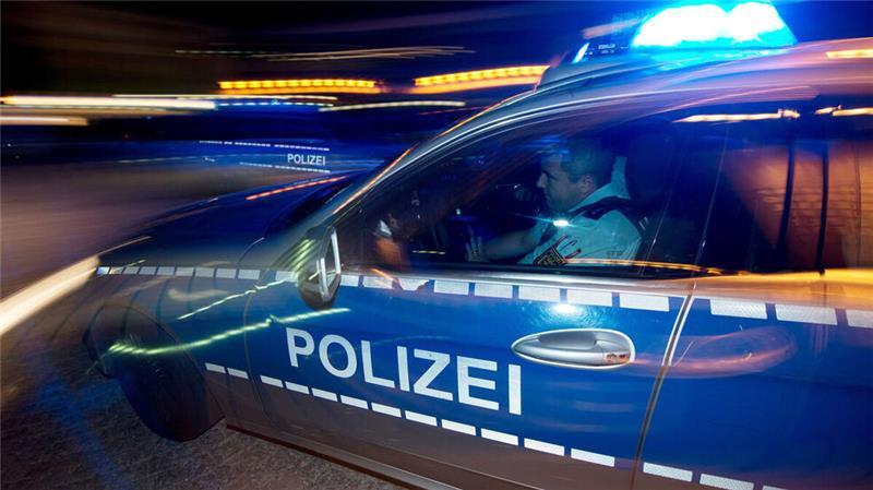 Täter aus dem Kreis Cuxhaven wurden mit einer gestohlenen Tankstation und einem unerwarteten Fund auf der Ladefläche gefasst.