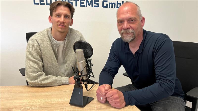Tageblatt-Sportchef Daniel Berlin spricht mit D/A-Stürmer Philipp Aue im Podcast über seine Reservistenrolle, Gabelstapler in der Nachtschicht und die Kunst des Zanderangelns.