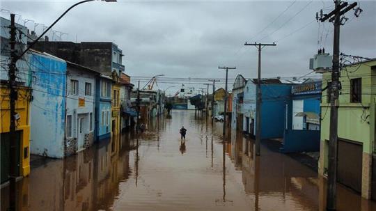 Tagelanger Regen hat die Gegend um Porto Alegre überflutet.