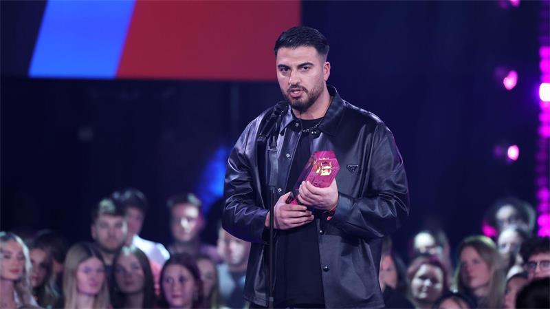 Comedian Tahsim Durgun macht mit seiner Tante einen Roadtrip Tahsim Durgun wurde bei der 1Live-Krone-Verleihung im Dezember 2025 in der Kategorie „Beste Unterhaltung“ ausgezeichnet. (Archivbild)