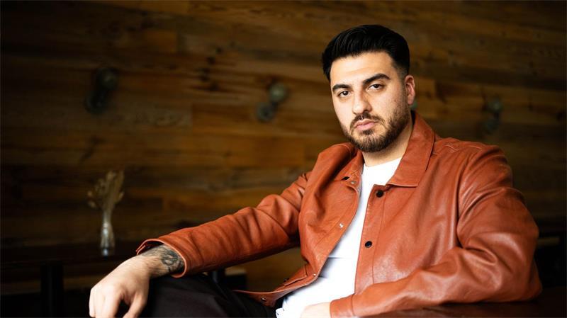 Comedian Tahsim Durgun macht mit seiner Tante einen Roadtrip Tahsim Durguns Bestseller „Mama, bitte lern Deutsch“ wird verfilmt.