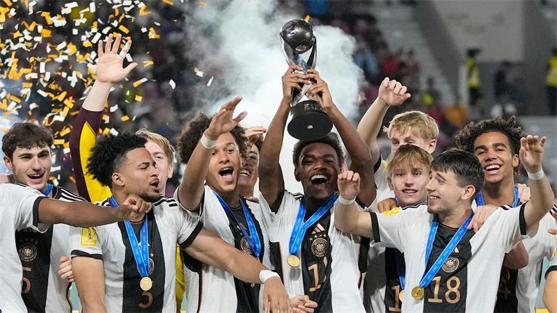 Klopp und der „Bolzplatz“ - Wie Talente wieder Spitze werden Talente sind da: Die deutsche U17 wurde 2023 Welt- und Europameister. (Archivbild)