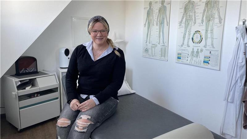 Tanja Kolossa in den Räumen ihrer Heilpraktiker-Praxis.
