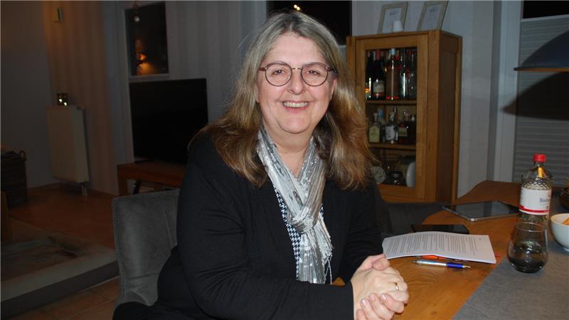 Tanja von der Bey beim TAGEBLATT-Interview in ihrem Haus in Revenahe.