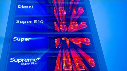 Tanken dürfte teurer werden mit dem steigenden CO2-Preis.