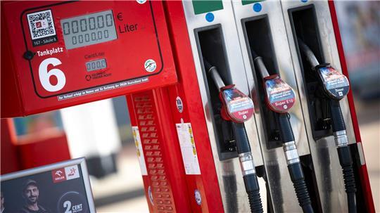 Tanken ist zuletzt wieder etwas teurer geworden. (Archivbild)