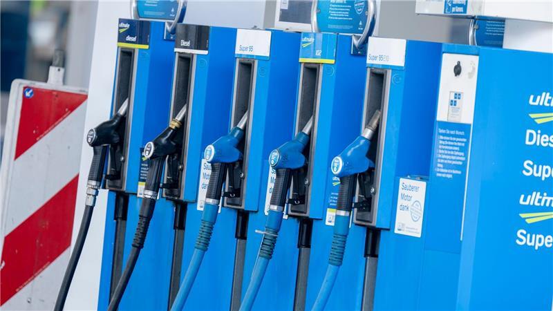 Tanken soll vorübergehend billiger werden.