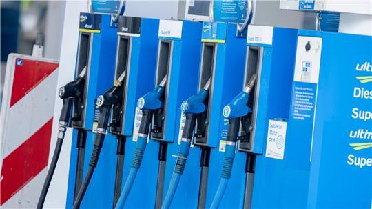 Tanken soll vorübergehend billiger werden.