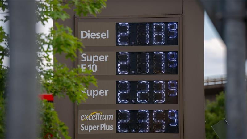 Tanken wird derzeit von Tag zu Tag teurer. (Archivbild)