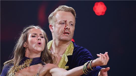 Tapfer tanzte Ross Antony weiter - trotz seiner Verletzung. 