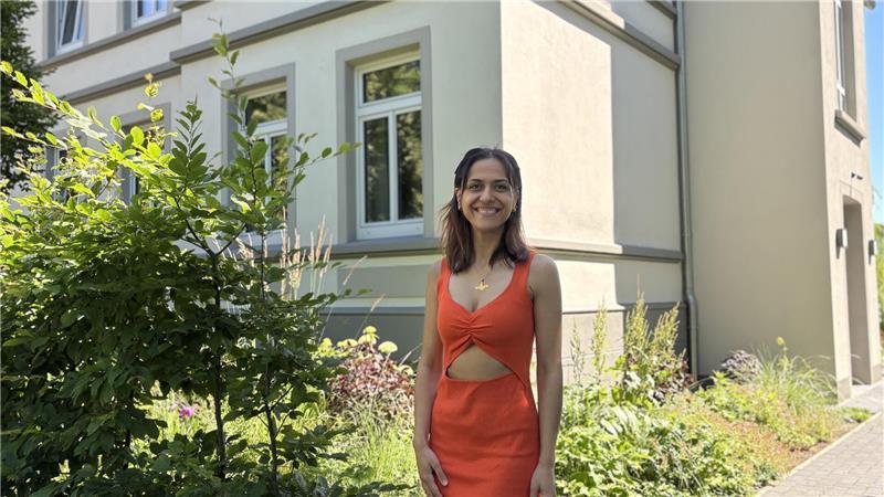 Tara Soltani lebt seit drei Jahren in einer sanierten Altbauwohnung der Wohnstätte.