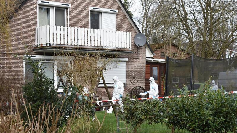 Vierfach-Mord: 56-Jähriger hört Schreie und findet tote Ehefrau und Sohn Tatort Westervesede: Hier soll der Soldat Florian G. den neuen Freund seiner Ex und dessen Mutter erschossen haben.