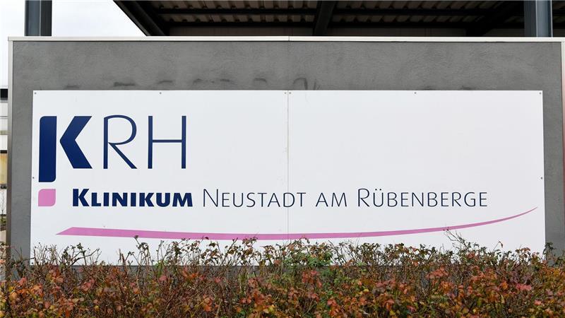 Tatort soll unter anderem das Klinikum Neustadt am Rübenberge gewesen sein. (Archivbild)