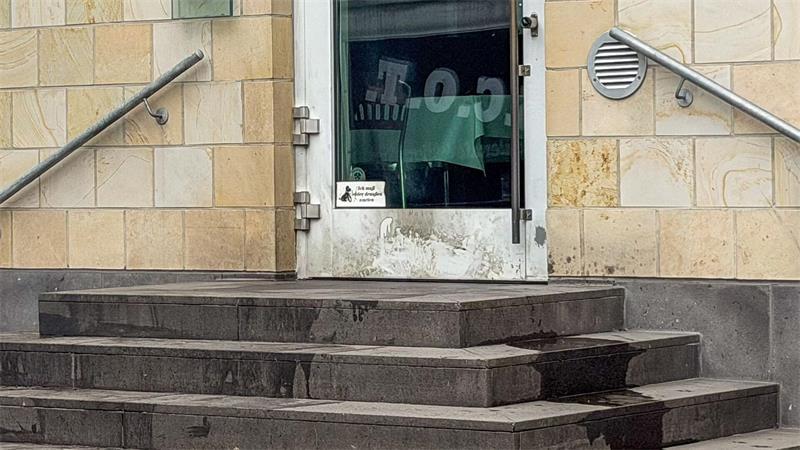 Tatverdächtig ist ein 37 Jahre alter, polizeibekannter Afghane.