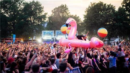 Tausende Besucher kommen jedes Jahr nach Scheeßel, um das berühmte Hurricane-Festival zu feiern.