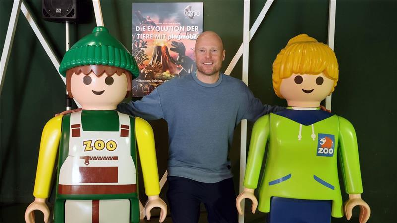 Im Rostocker Zoo: Playmobil-Zeitreise durch die Erdgeschichte Tausende Playmobil-Figuren gehören zur Ausstellung „Die Evolution der Tiere mit Playmobil“ des Künstlers Oliver Schaffer, die im Rostocker Zoo gezeigt wird.