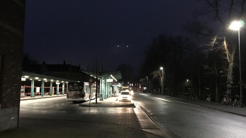 Taxifahrer am Stader Bahnhof wünschen sich eine Videoüberwachung.