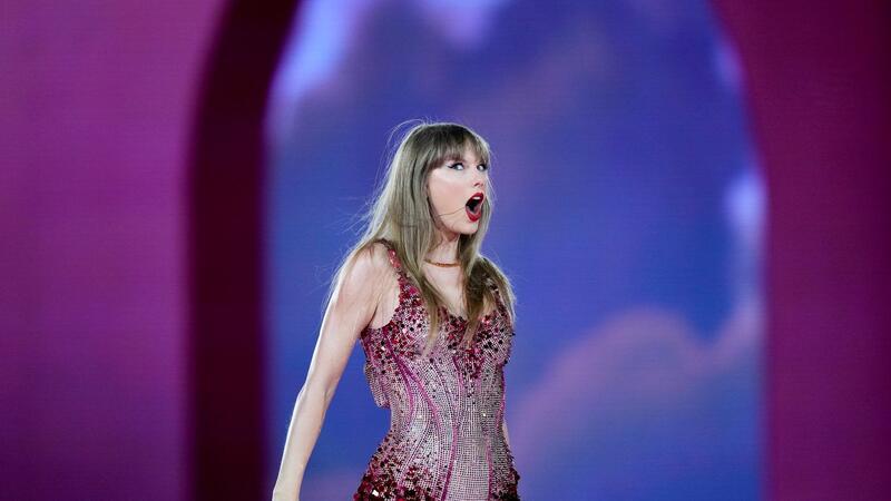 Taylor Swift tritt im Rahmen ihrer „The Eras Tour“ in Buenos Aires auf.