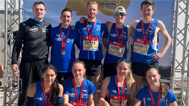Teamchef Udo Feindt, Yannick Schönfeldt, Max Schröter, Jos Willenbrock und Lennart Jorden (von links) sowie Laura Schuberth, Marie Eggers, Emily Haase und Teessa Marben (von links).
