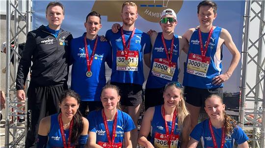 Teamchef Udo Feindt, Yannick Schönfeldt, Max Schröter, Jos Willenbrock und Lennart Jorden (von links) sowie Laura Schuberth, Marie Eggers, Emily Haase und Teessa Marben (von links).