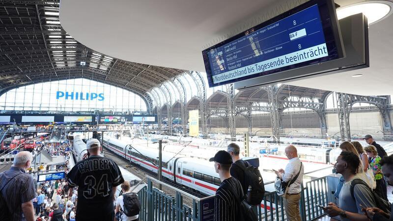 Technische Defekte sorgen für Zugausfälle um und in Hamburg. (Symbolbild)